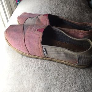 Toms